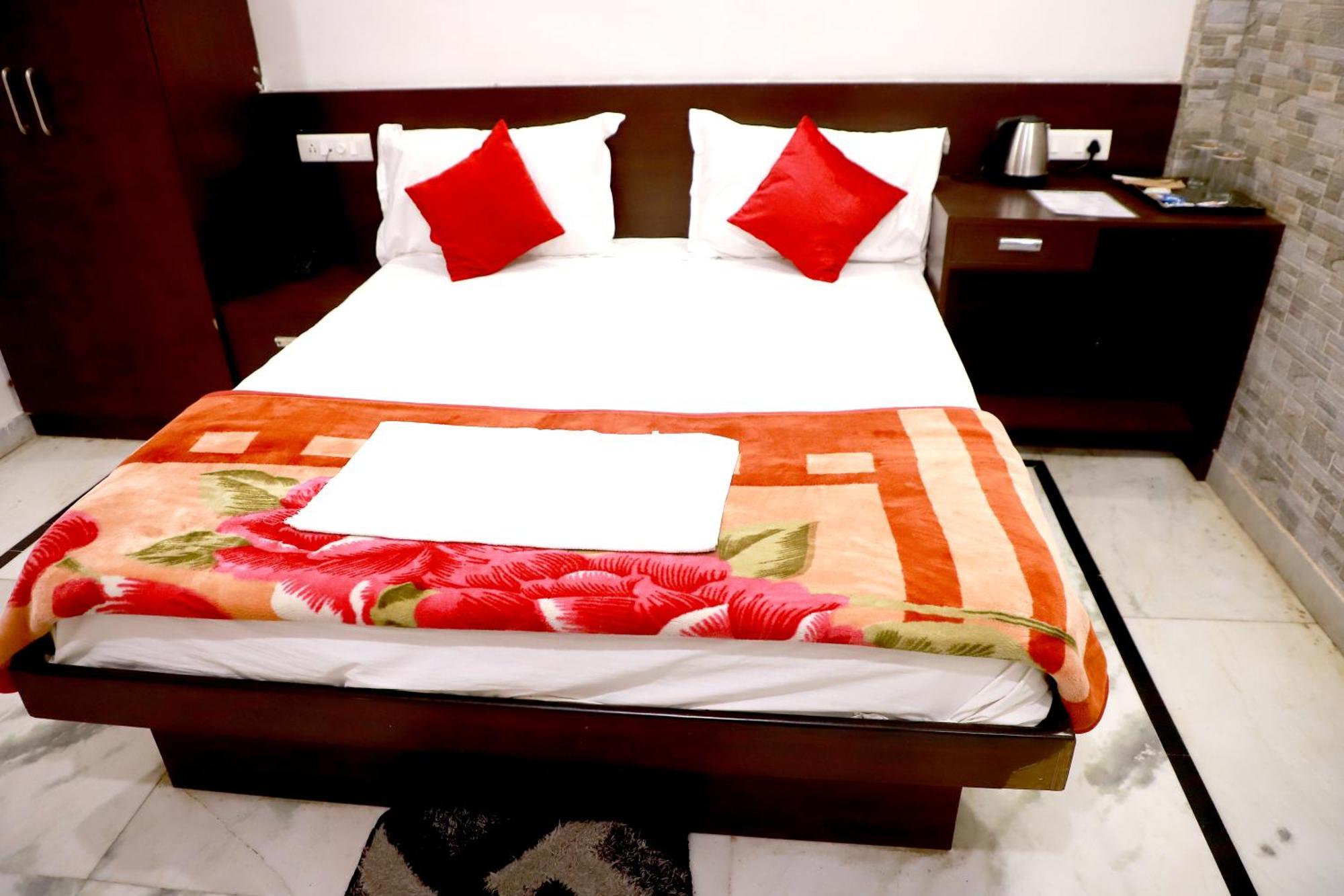 Hotel River View Khagaria Eksteriør billede