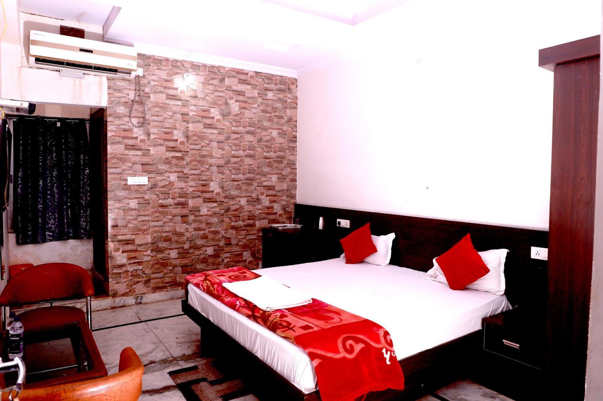 Hotel River View Khagaria Eksteriør billede